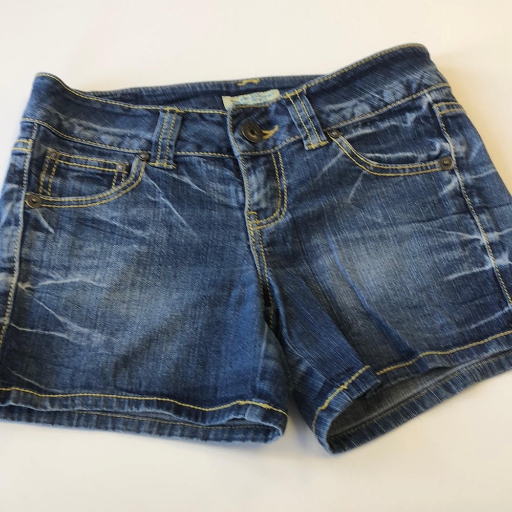 Adorable Paris blues Jr SZ 1 denim shorts